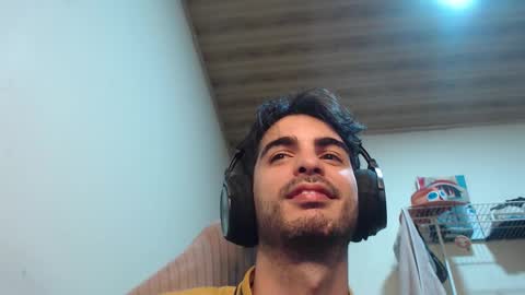 Snapshot of therazhanen chatting on 10-16-25, 06:03 Santiago Enrique online show from 10-16-25, 06:03