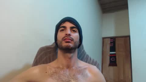 Snapshot of therazhanen chatting on 10-20-25, 05:52 Santiago Enrique online show from 10-20-25, 05:52