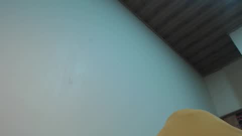 Snapshot of therazhanen chatting on 10-23-25, 06:45 Santiago Enrique online show from 10-23-25, 06:45