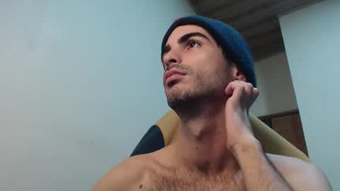 Snapshot of therazhanen chatting on 10-24-25, 06:21 Santiago Enrique online show from 10-24-25, 06:21