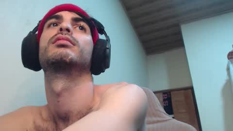 Snapshot of therazhanen chatting on 11-01-25, 07:10 Santiago Enrique online show from 11-01-25, 07:10