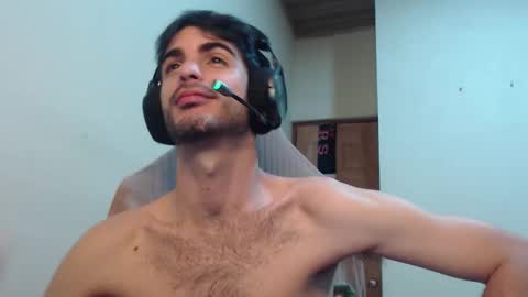 Snapshot of therazhanen chatting on 11-16-25, 06:30 Santiago Enrique online show from 11-16-25, 06:30