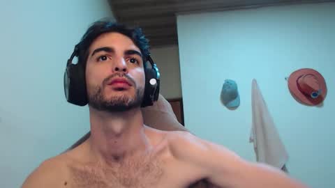 Snapshot of therazhanen chatting on 11-20-25, 05:51 Santiago Enrique online show from 11-20-25, 05:51