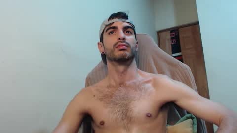 Snapshot of therazhanen chatting on 11-30-25, 04:38 Santiago Enrique online show from 11-30-25, 04:38