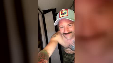 Snapshot of therealmattyice chatting on 06-09-26, 04:57 therealmattyice online show from 06-09-26, 04:57