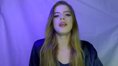 Snapshot of therealsummerbreeze chatting on 12-15-25, 09:13 newgirl blonde pawg stripper online show from 12-15-25, 09:13