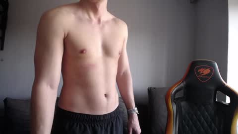 Snapshot of theroadtomars chatting on 02-08-25, 11:33 Nick   online show from 02-08-25, 11:33