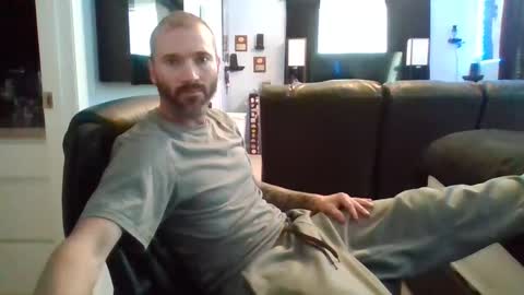 Snapshot of thesexorcist1984 chatting on 09-22-25, 05:48 James online show from 09-22-25, 05:48