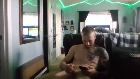 Snapshot of thesexorcist1984 chatting on 10-28-25, 04:20 James online show from 10-28-25, 04:20