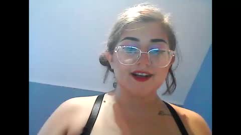 Snapshot of theshortmexican chatting on 10-19-25, 12:11 theshortmexican online show from 10-19-25, 12:11