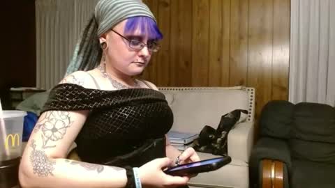 Snapshot of thesirenscall chatting on 04-02-26, 03:04 Siren of the Fae online show from 04-02-26, 03:04