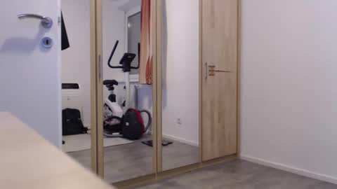 theskylake1 online show from 12-16-25, 04:45