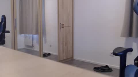 theskylake1 online show from 04-27-26, 03:21