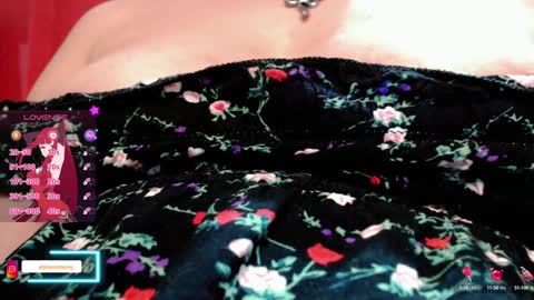 Snapshot of thesweethari chatting on 01-15-25, 01:56 I dont do real meetings My bio online show from 01-15-25, 01:56