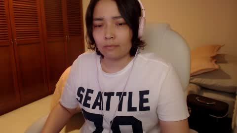 Mai online show from 04-10-26, 01:11