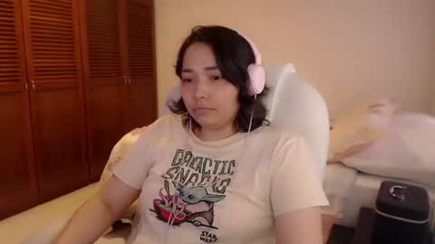 Snapshot of thetalkingbutt chatting on 06-16-26, 08:00 Mai online show from 06-16-26, 08:00