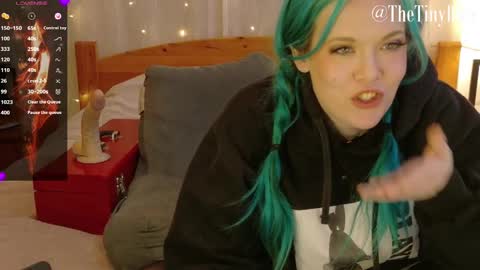 Tiny Blue online show from 02-28-25, 09:12