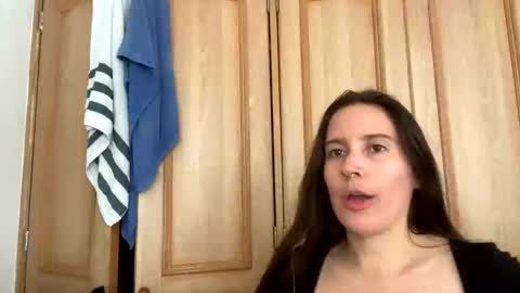 Nicole online show from 10-18-25, 05:57