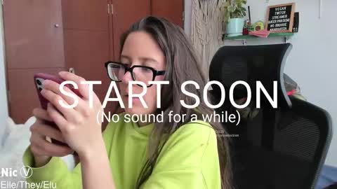 Nicole online show from 10-21-25, 02:51