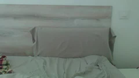 Scarf guy online show from 02-14-25, 10:17