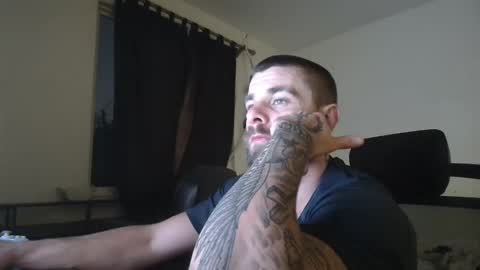 Snapshot of theufcfan_8181 chatting on 11-05-25, 08:03 troy online show from 11-05-25, 08:03