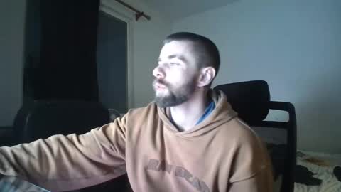 Snapshot of theufcfan_8181 chatting on 12-03-25, 11:08 troy online show from 12-03-25, 11:08