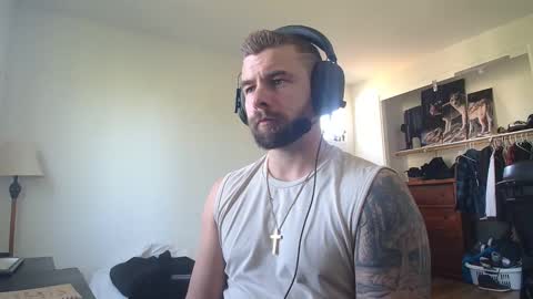 Snapshot of theufcfan_8181 chatting on 04-07-26, 05:02 troy online show from 04-07-26, 05:02