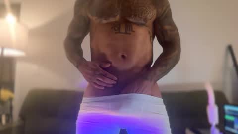 Snapshot of thewildbuck chatting on 10-05-25, 12:31 The Wild buck online show from 10-05-25, 12:31