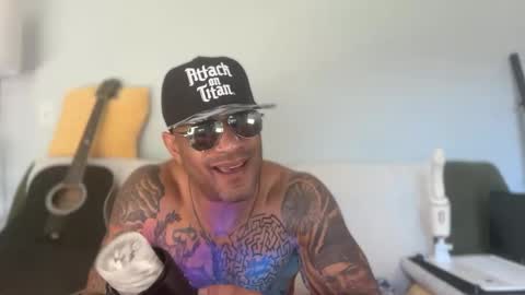 Snapshot of thewildbuck chatting on 10-05-25, 08:51 The Wild buck online show from 10-05-25, 08:51