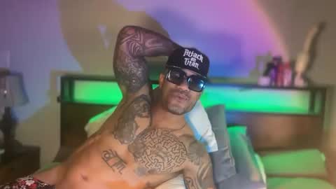 Snapshot of thewildbuck chatting on 10-12-25, 03:38 The Wild buck online show from 10-12-25, 03:38