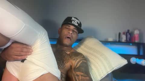 Snapshot of thewildbuck chatting on 10-17-25, 01:09 The Wild buck online show from 10-17-25, 01:09