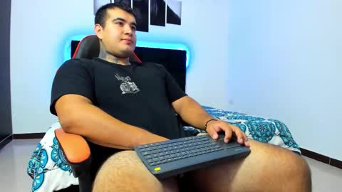 Snapshot of thiago_cp01 chatting on 01-09-26, 04:59 Thiago online show from 01-09-26, 04:59