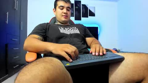 Snapshot of thiago_cp01 chatting on 01-14-26, 03:23 Thiago online show from 01-14-26, 03:23