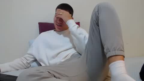 Thiago independent model online show from 01-04-25, 10:45