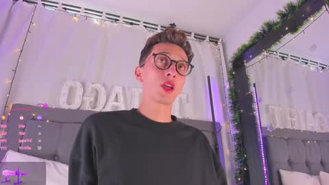 Snapshot of thiago_jones chatting on 01-06-25, 08:28 SanThiago online show from 01-06-25, 08:28