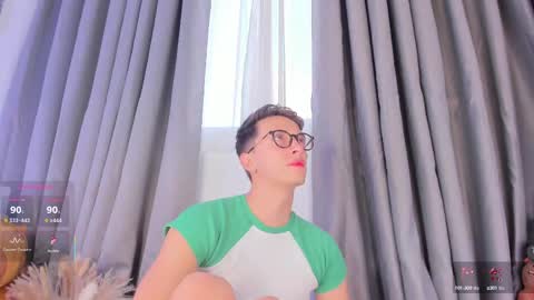 Snapshot of thiago_jones chatting on 09-20-25, 09:38 SanThiago online show from 09-20-25, 09:38