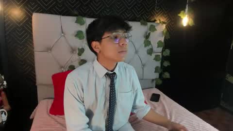 Snapshot of thiago_kozak chatting on 10-13-25, 01:00 thiago online show from 10-13-25, 01:00