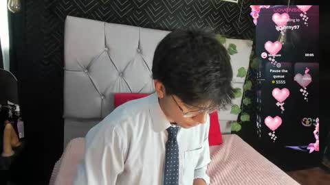 Snapshot of thiago_kozak chatting on 10-14-25, 12:50 thiago online show from 10-14-25, 12:50