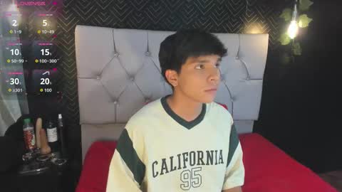 Snapshot of thiago_kozak chatting on 11-11-25, 02:00 thiago online show from 11-11-25, 02:00