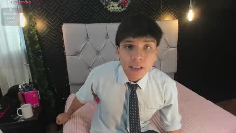 Snapshot of thiago_kozak chatting on 11-22-25, 01:10 thiago online show from 11-22-25, 01:10