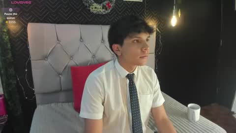 Snapshot of thiago_kozak chatting on 12-03-25, 12:36 thiago online show from 12-03-25, 12:36