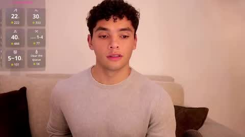 Snapshot of thiago_l chatting on 02-25-25, 01:09 Just Thiago online show from 02-25-25, 01:09