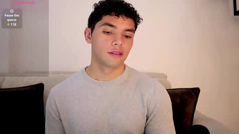 Snapshot of thiago_l chatting on 02-28-25, 04:20 Just Thiago online show from 02-28-25, 04:20