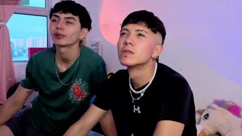 Snapshot of thiago_n_sam chatting on 04-04-26, 09:01 thiago_n_sam online show from 04-04-26, 09:01