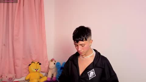 Snapshot of thiago_n_sam chatting on 04-08-26, 06:13 thiago_n_sam online show from 04-08-26, 06:13