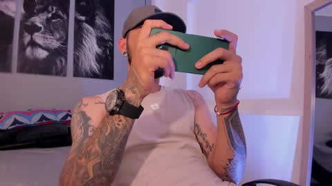 Snapshot of thiago_nowak2 chatting on 12-05-24, 05:59 Thiago online show from 12-05-24, 05:59