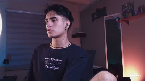 Snapshot of thiago_rockwell chatting on 12-11-24, 04:18 Thiago online show from 12-11-24, 04:18