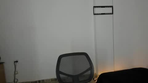 Snapshot of thiago_wc chatting on 09-21-25, 02:24 Thiago online show from 09-21-25, 02:24