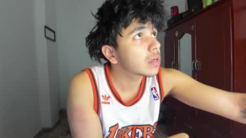 Snapshot of thiago_wc chatting on 10-04-25, 02:15 Thiago online show from 10-04-25, 02:15