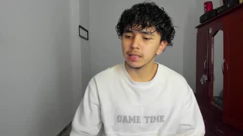 Snapshot of thiago_wc chatting on 10-08-25, 04:37 Thiago online show from 10-08-25, 04:37